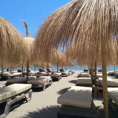 Boho Chic- Beachfront - Free Bikes - Salt Water Pool Lejlighed *