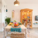 Boho Chic- Beachfront - Free Bikes - Salt Water Pool Daire