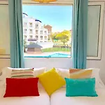 Daire Boho Chic- Beachfront - Free Bikes - Salt Water Pool *