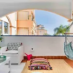 Daire Boho Chic- Beachfront - Free Bikes - Salt Water Pool