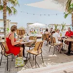 Boho Chic- Beachfront - Free Bikes - Salt Water Pool Daire Torremolinos