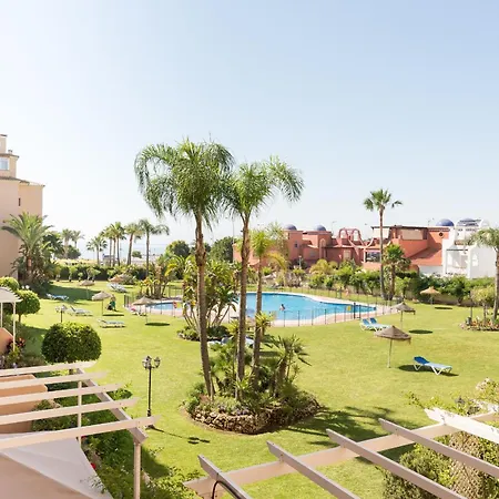 Boho Chic- Beachfront - Free Bikes - Salt Water Pool