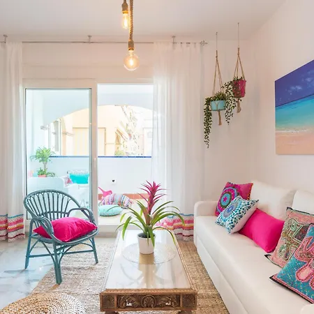 Boho Chic- Beachfront - Free Bikes - Salt Water Pool Appartamento *