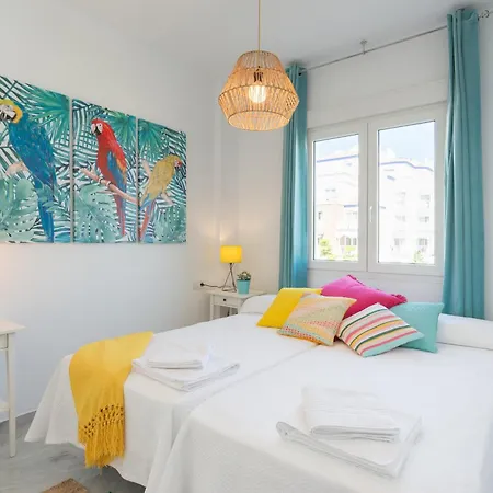 Boho Chic- Beachfront - Free Bikes - Salt Water Pool Apartamento Torremolinos