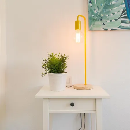 Boho Chic- Beachfront - Free Bikes - Salt Water Pool Apartamento