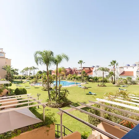 Boho Chic- Beachfront - Free Bikes - Salt Water Pool Appartamento *