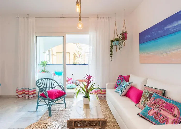 Boho Chic- Beachfront - Free Bikes - Salt Water Pool Appartamento *