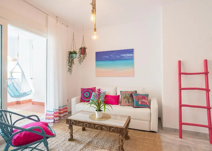 Boho Chic- Beachfront - Free Bikes - Salt Water Pool