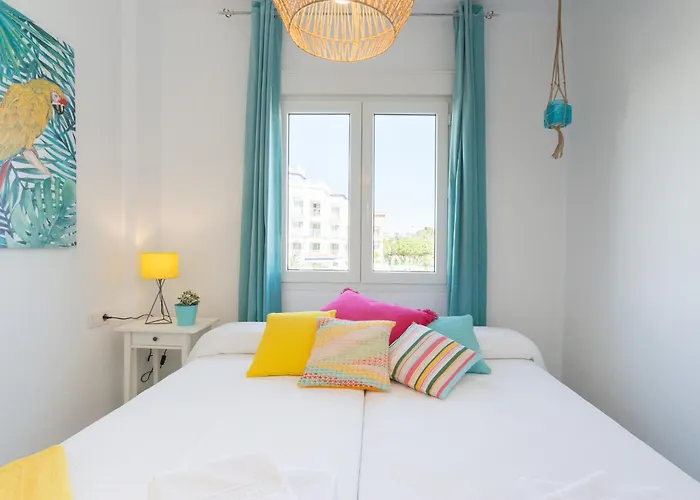 Boho Chic- Beachfront - Free Bikes - Salt Water Pool Appartamento *