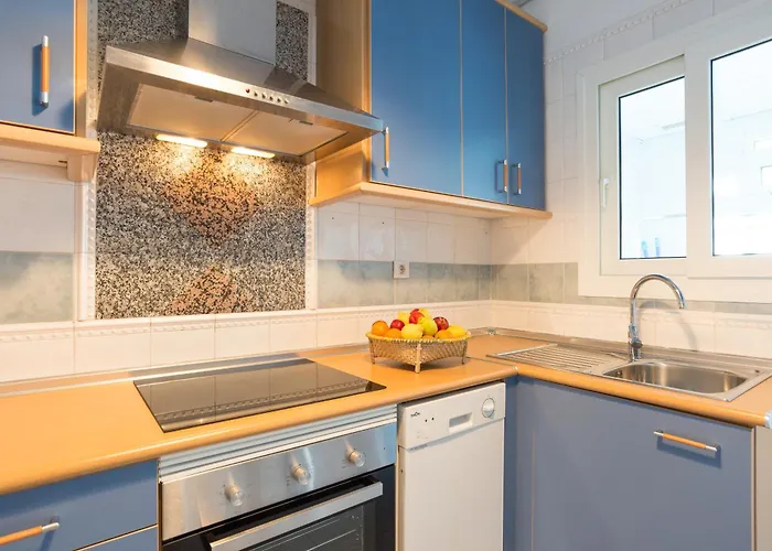 Boho Chic- Beachfront - Free Bikes - Salt Water Pool