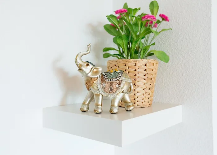 Boho Chic- Beachfront - Free Bikes - Salt Water Pool