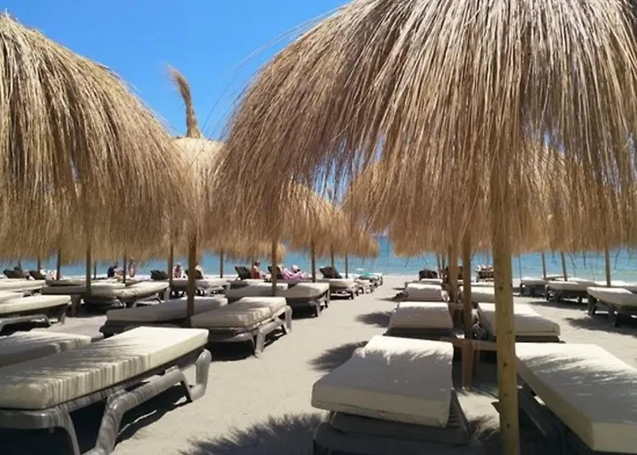 Boho Chic- Beachfront - Free Bikes - Salt Water Pool Appartamento *