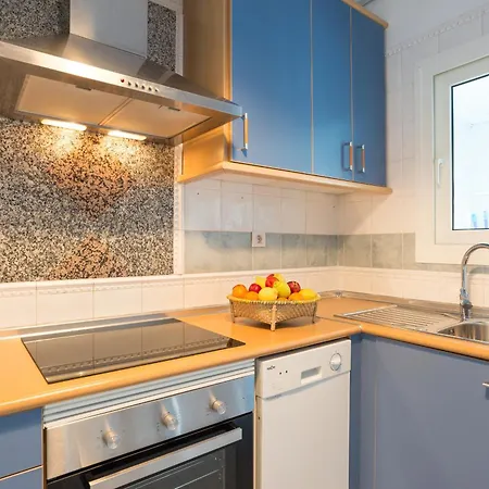 Boho Chic- Beachfront - Free Bikes - Salt Water Pool