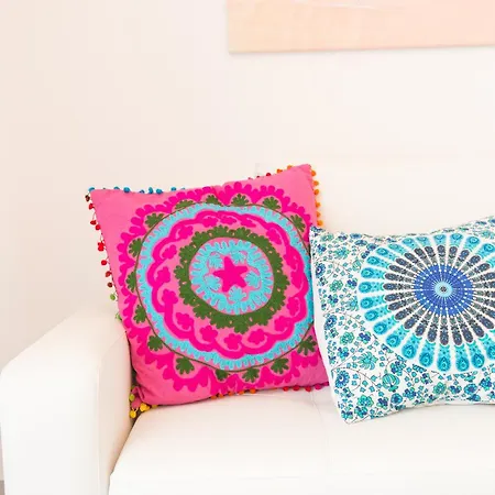 Boho Chic- Beachfront - Free Bikes - Salt Water Pool *