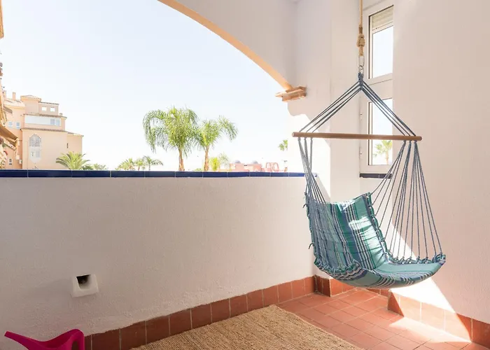 Boho Chic- Beachfront - Free Bikes - Salt Water Pool Appartement