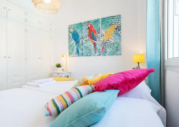 Boho Chic- Beachfront - Free Bikes - Salt Water Pool *