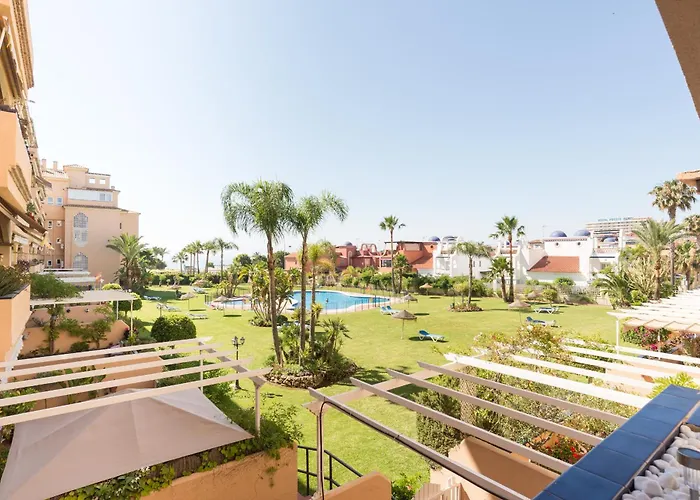 Boho Chic- Beachfront - Free Bikes - Salt Water Pool Appartement *