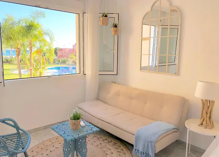 Boho Chic- Beachfront - Free Bikes - Salt Water Pool *