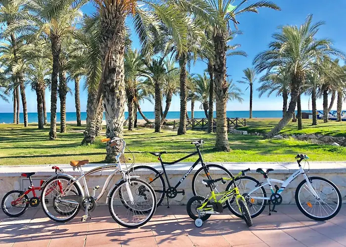 Boho Chic- Beachfront - Free Bikes - Salt Water Pool Appartement *