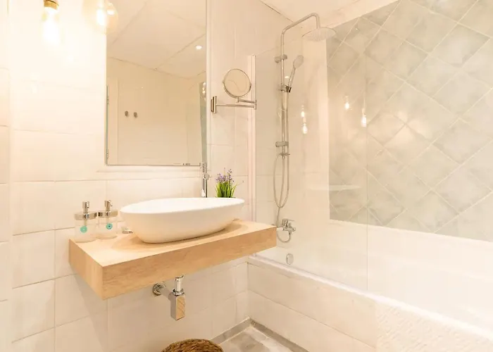 Appartement Boho Chic- Beachfront - Free Bikes - Salt Water Pool Torremolinos